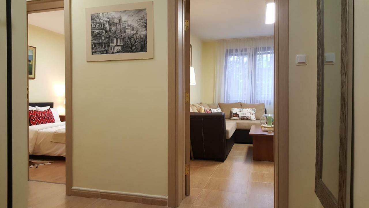 Apartemen Ethno Art